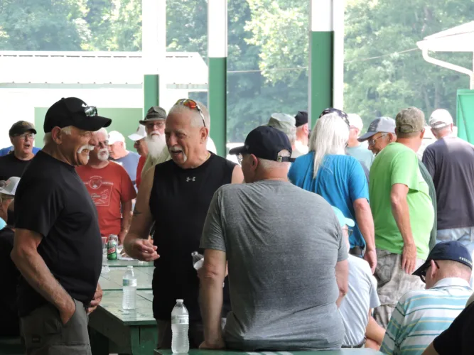 Former steelworkers gather for annual Weirton Steel 25-Year Club Picnic